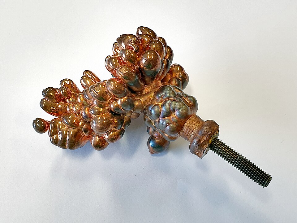 Electroplating copper plating process with bubbles, Wikimedia Commons CC0